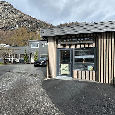 Den Vesle Sjarmoren As The Most Central Place In Ardal ! Free Parking On The Site ! Årdal Exterior foto